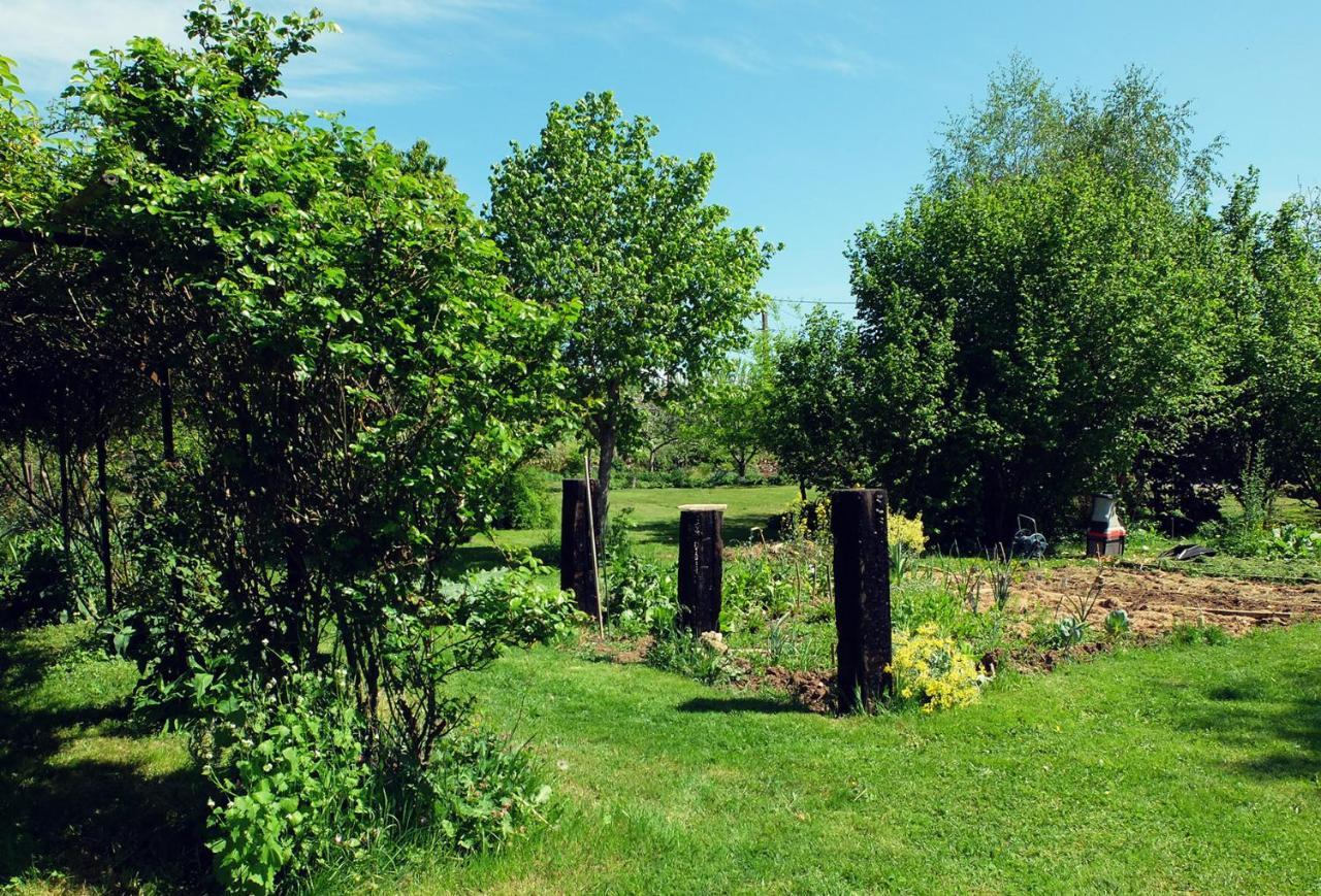 Saint-Julien-de-CivryLe The Au Jardin住宿加早餐旅馆 外观 照片